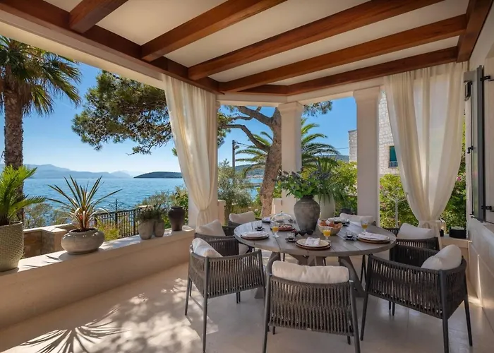 Luxury Beachfront Sensation Ciovo With Pool & Jacuzzi Villa *