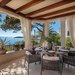 Luxury Beachfront Sensation Ciovo With Pool & Jacuzzi فيلة *