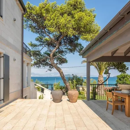 Luxury Beachfront Sensation Ciovo With Pool & Jacuzzi Villa
