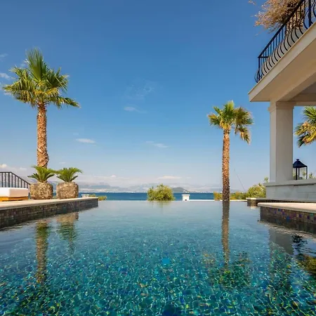 Luxury Beachfront Sensation Ciovo With Pool & Jacuzzi *