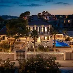 Villa Luxury Beachfront Sensation Ciovo With Pool & Jacuzzi Slatine