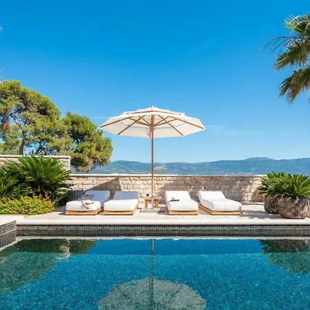 别墅 Luxury Beachfront Sensation Ciovo With Pool & Jacuzzi *